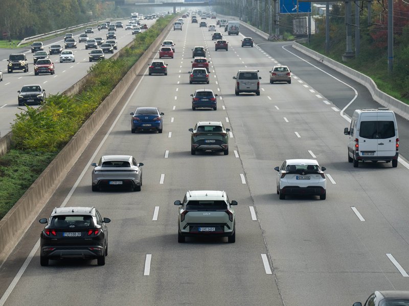 Bild berufsverkehr-autobahn-pendler-stau.jpg